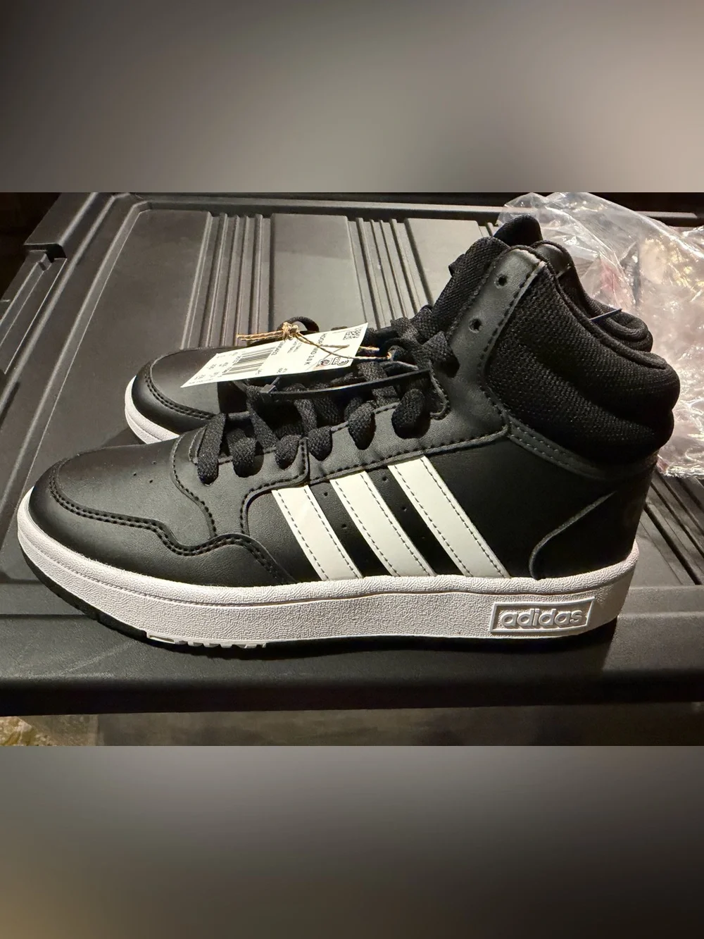 Adidas Hoops 3.0 Mids Big Kids Youth Size 5 Retro Basketball NWT NWOB